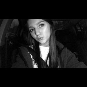 Meet your Posher, April